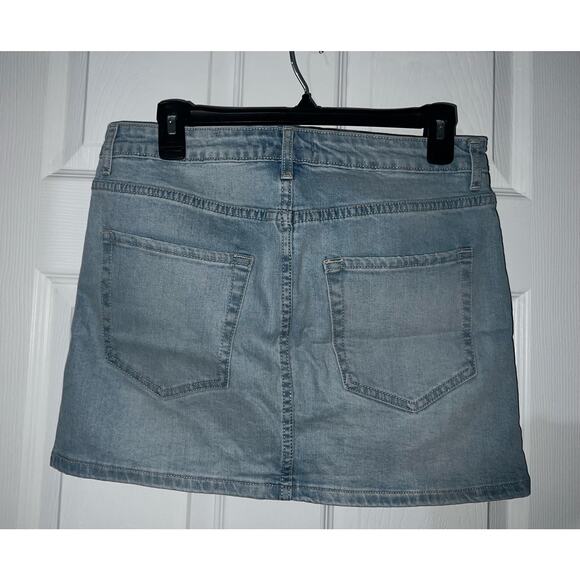 Forever 21 Denim Skirt Womens Size 30 Distressed Fray Hem Mini Blue Jean - Picture 4 of 4